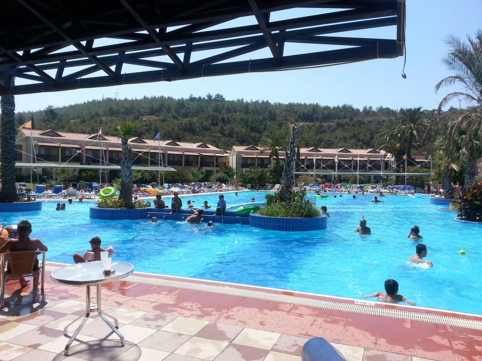 Hotelpool aus dem Poolbar gesehen Aqua Fantasy Aquapark Hotel & Spa