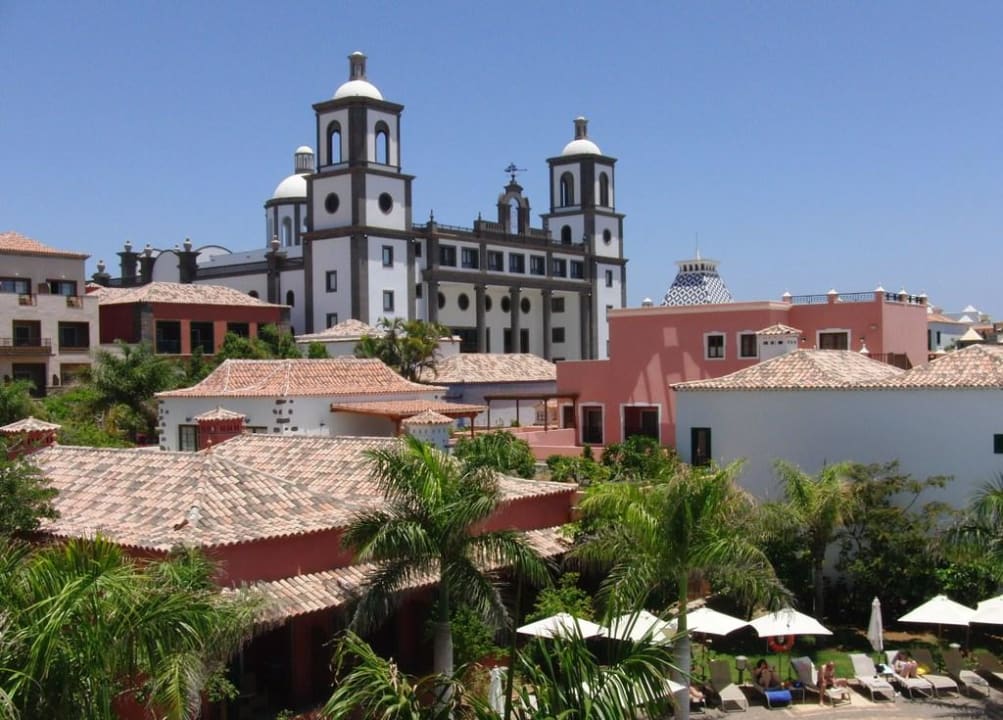 Blick über die Außenanlage Lopesan Villa del Conde Resort & Thalasso