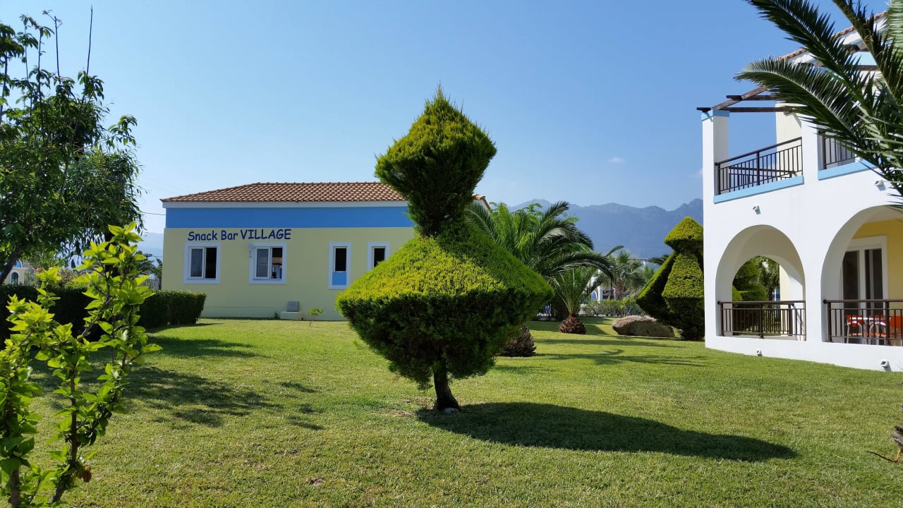 Garten Kunstwerke Corali Hotel