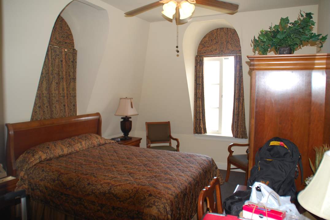 Queensize Bett Hotel Le Richelieu