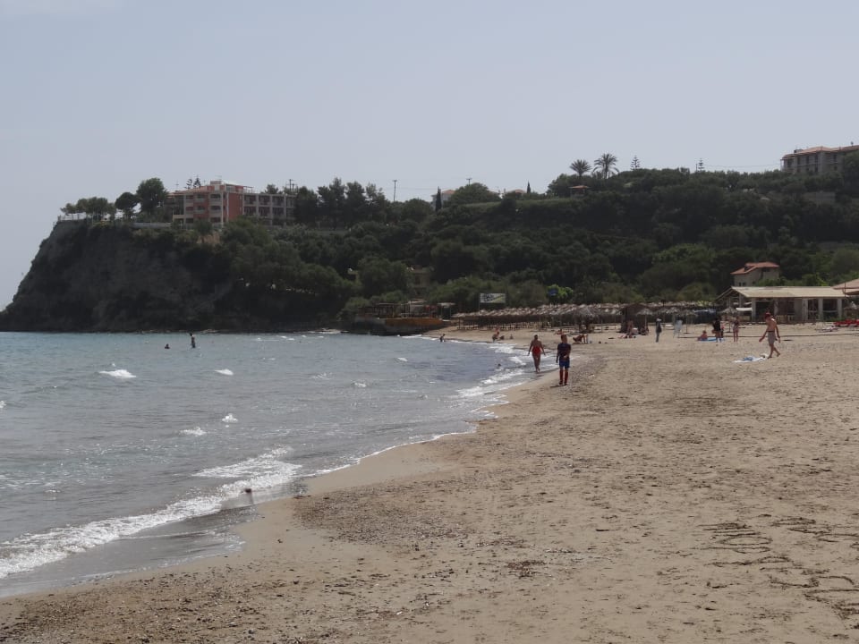 Widok z plaży przy hotelu Strofades Beach Hotel