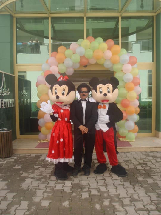 Hoteleröffnung mit Mickey & Minnie Mouse Side Breeze Hotel