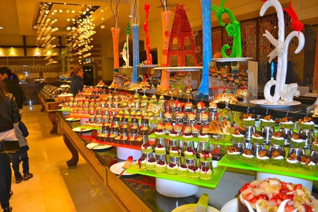Eine von mehreren Dessertsorten Diamond Excellence Resort & Spa