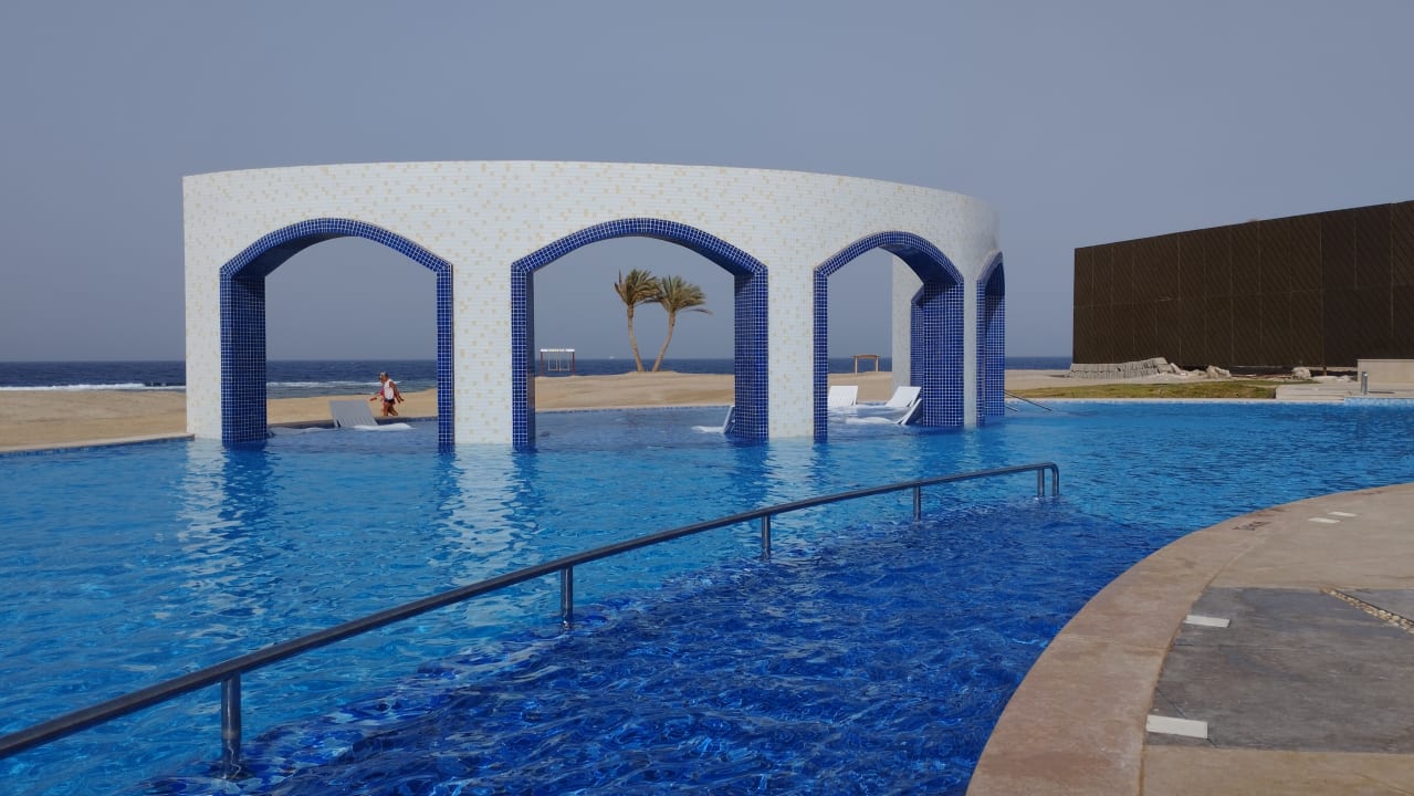 Pool Malikia Resort Abu Dabbab
