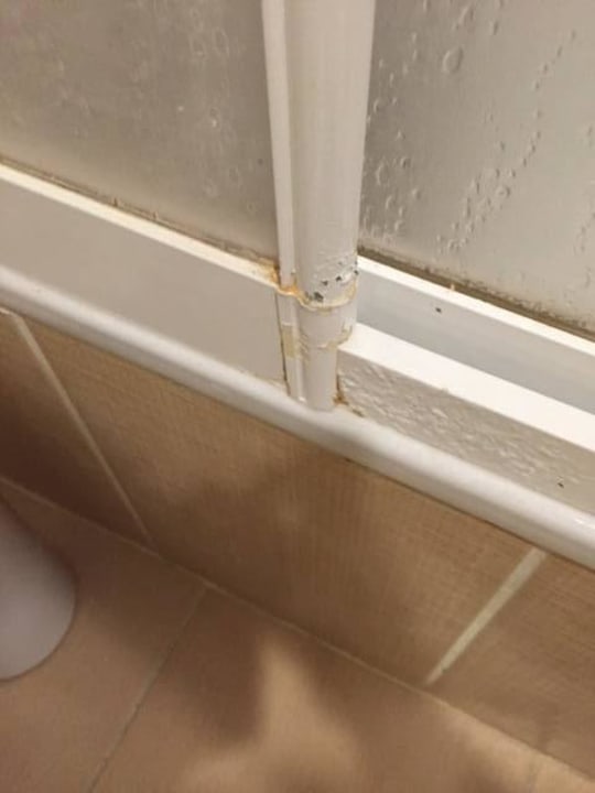 Dusche Side Breeze Hotel