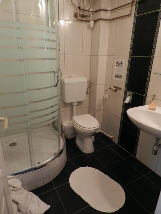 Bad Hostel Maverick Doubles