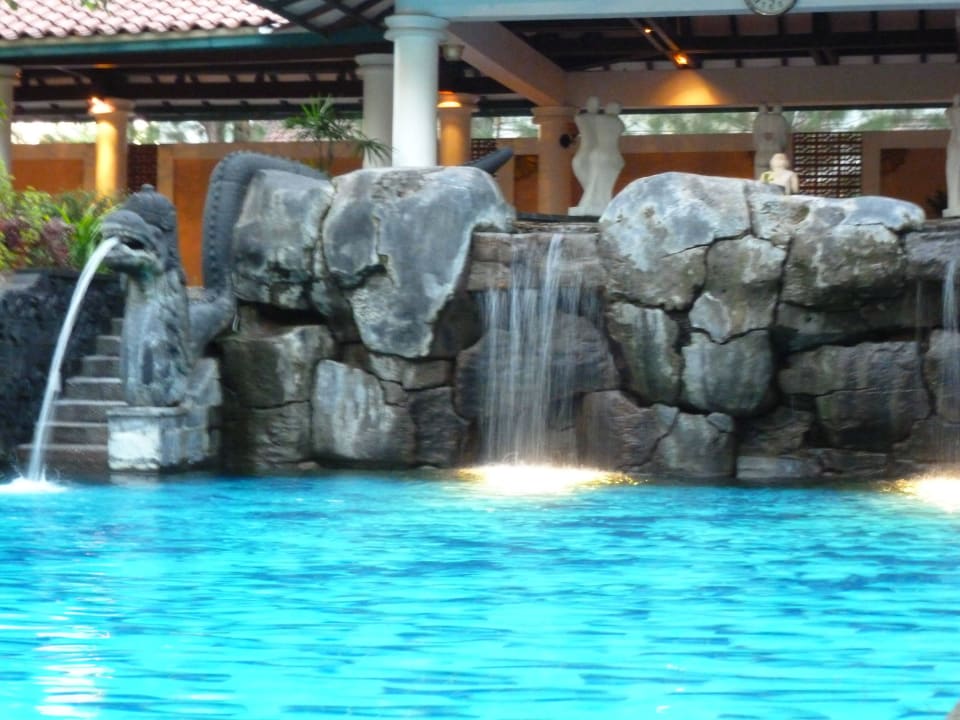 Pool Melia Purosani Yogyakarta