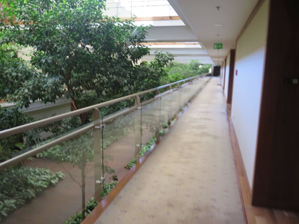 Weg zu unserem Zimmer Block B Gloria Serenity Resort