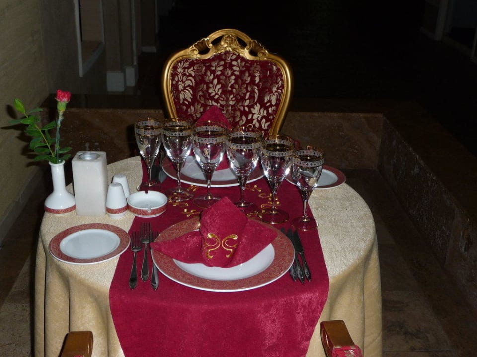 Tisch im Osmanischen Restaurant Rixos Premium Belek