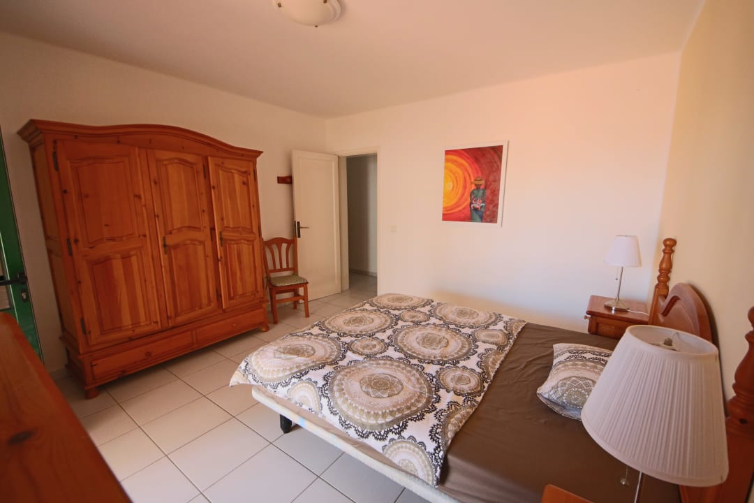 Zimmer IVV.SL Ferienhaus Sargo 6EG