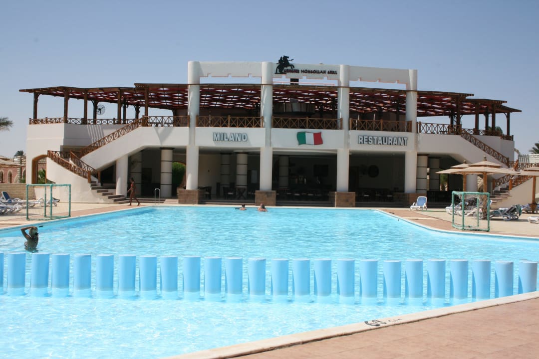 Pol und Restaurant Aladdin Beach Resort