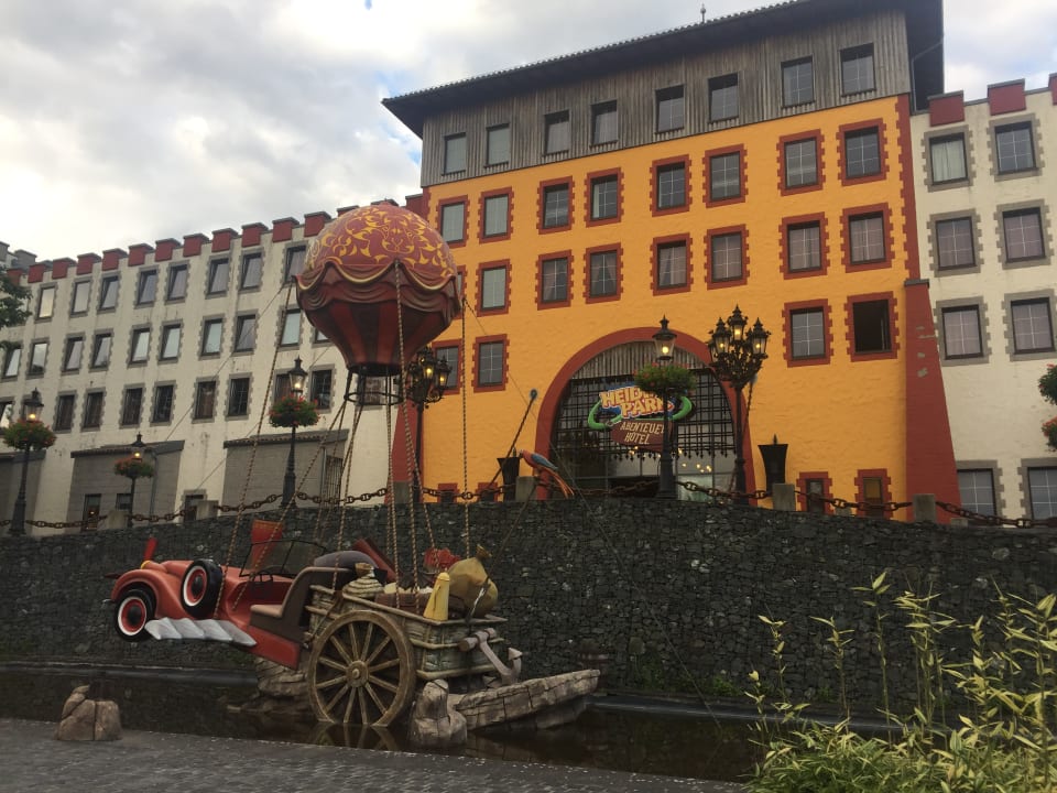 Außenansicht Heide Park Abenteuerhotel