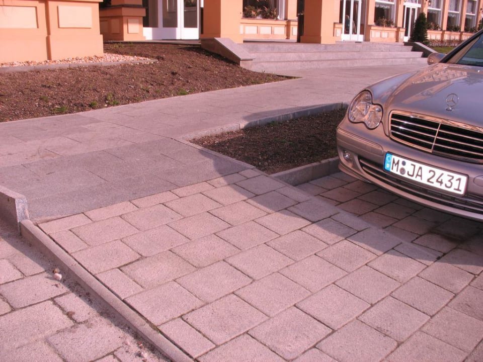 Eingang Rampe Hotel Richmond