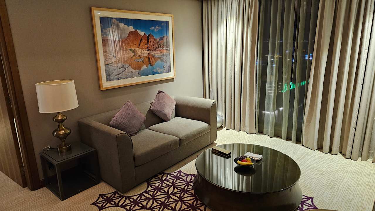 Zimmer Grand Millennium Muscat