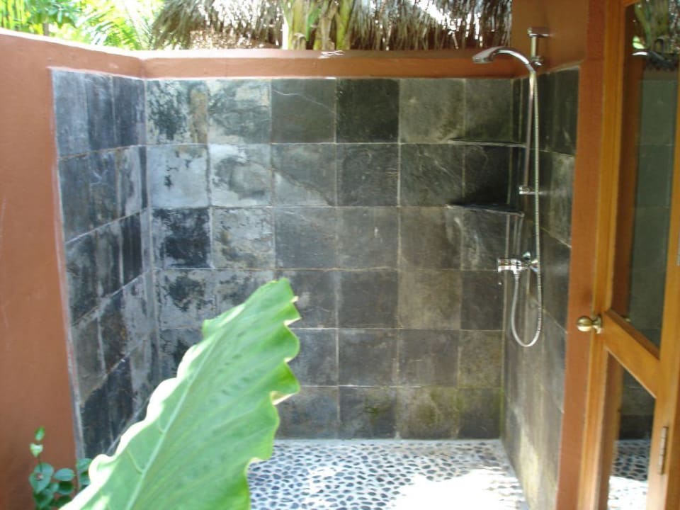 Die Außendusche Kuramathi Maldives