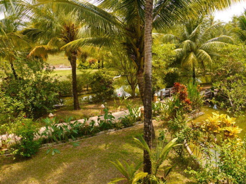 Gartenanlage The Andamania Beach Resort & Spa