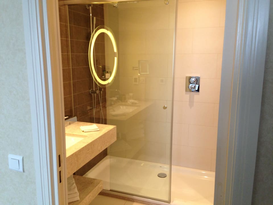 Badezimmer InterContinental Athenee Palace Bucharest, an IHG Hotel