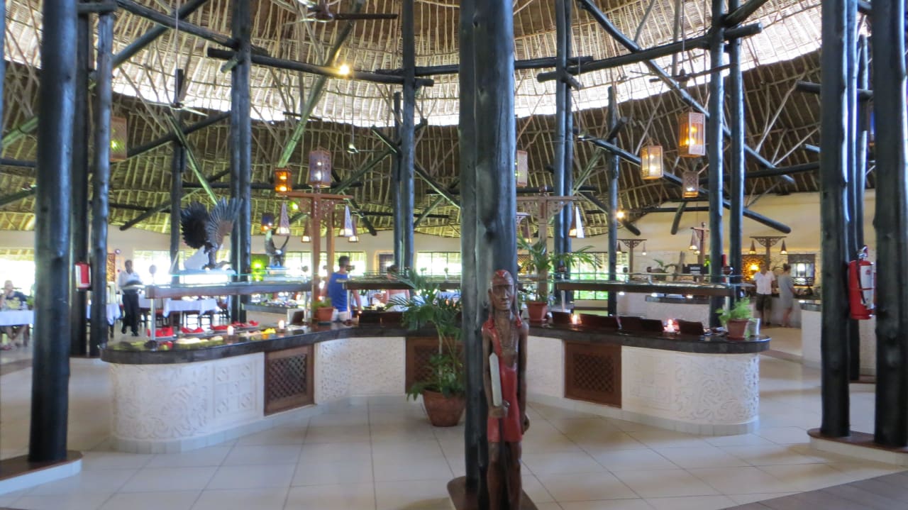 Teile des Buffet`s Hotel Southern Palms Beach Resort