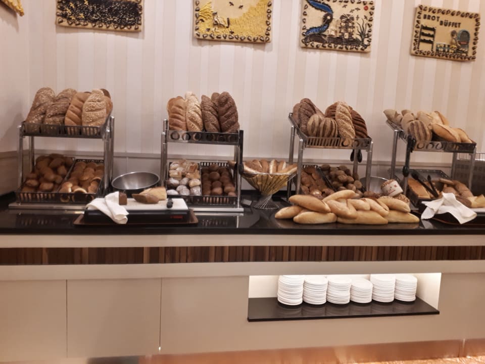 So viele Brotsorten zum Frühstück Aydinbey Kings Palace & Spa