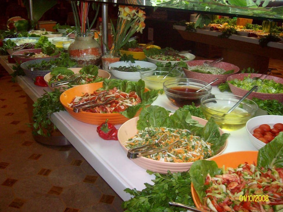 Buffet am Abend Monachus Hotel & Spa