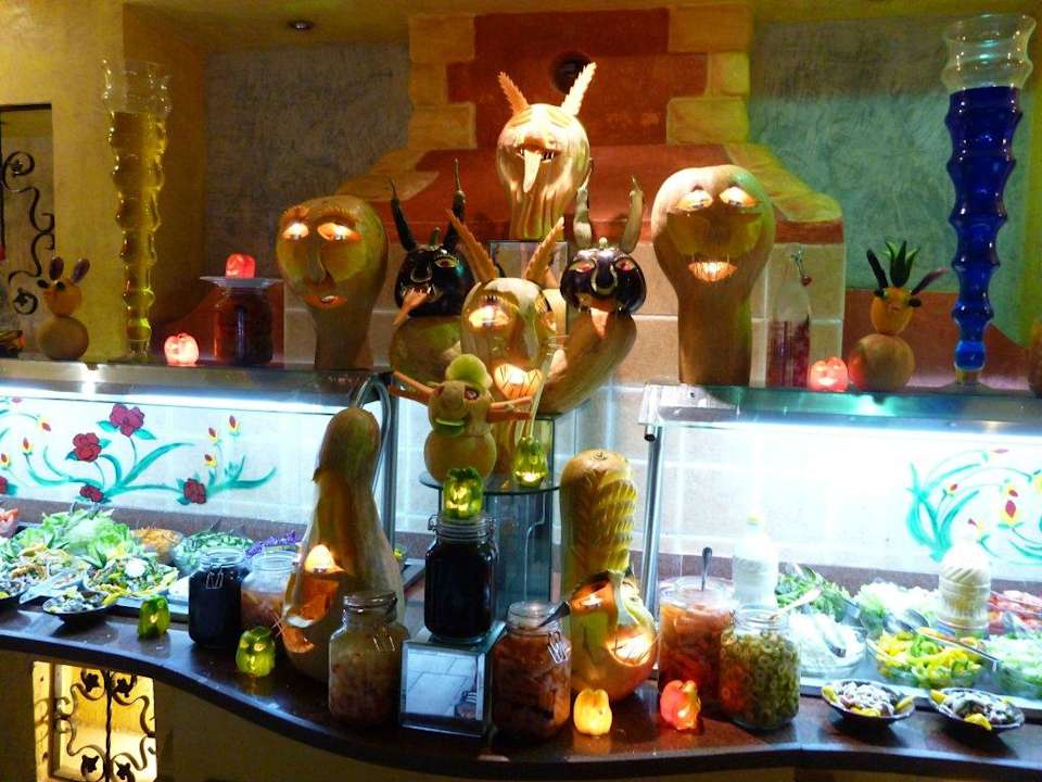 Dekoration zu Halloween Pickalbatros Alf Leila Wa Leila Resort - Neverland Hurghada