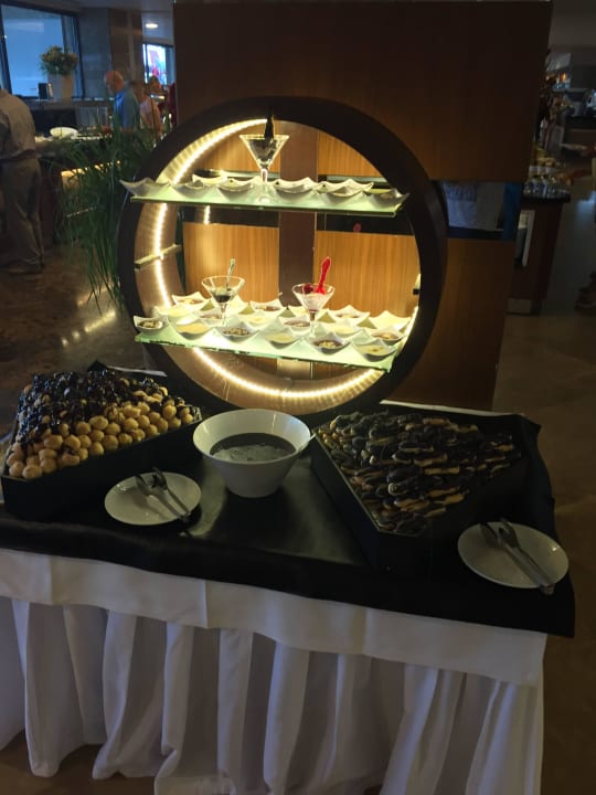 Buffet Venosa Beach Resort & Spa