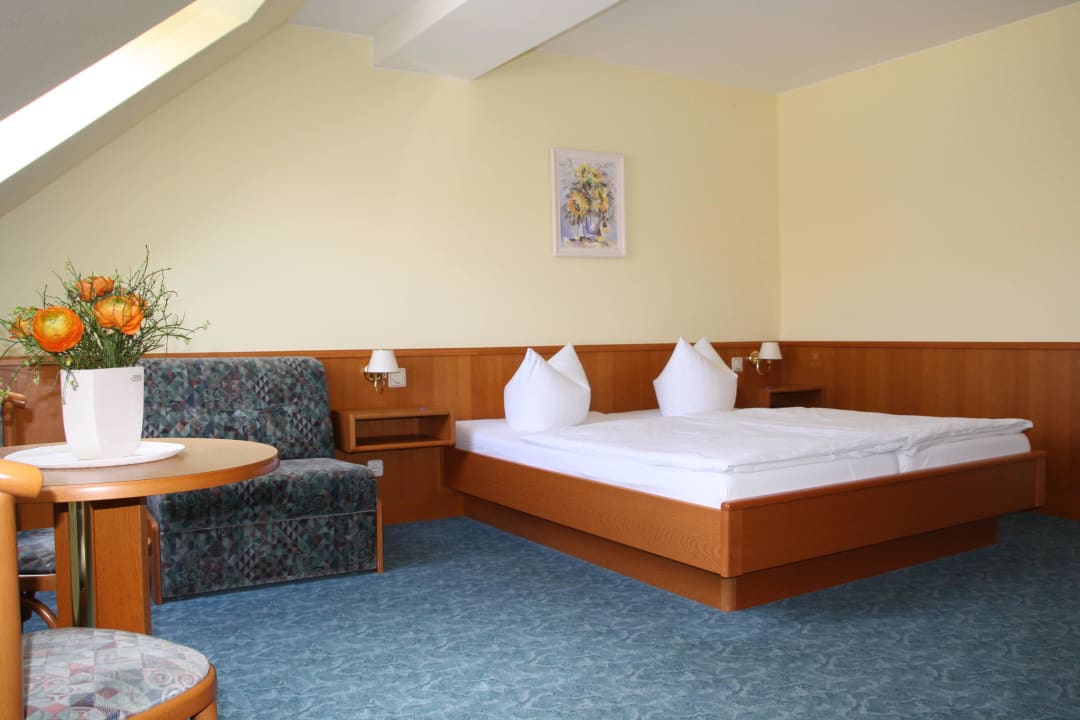 Doppelzimmer im DG Conditorei & Pension Café Huth