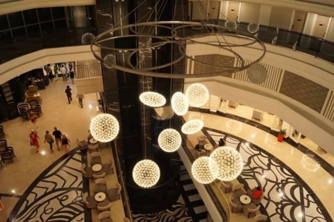 Schöne Beleuchtung in der Lobby LRS Port River Hotel & Spa