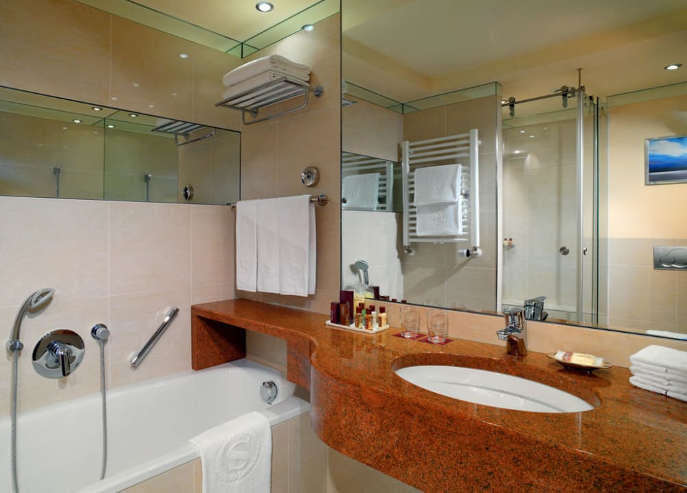 Guest Bathroom Sheraton Salzburg Hotel