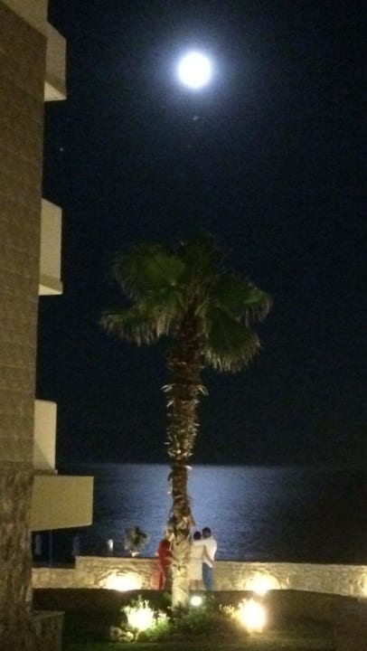 Abendatmosphäre Hotel Kalithea Horizon Royal