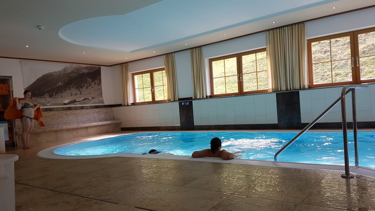 Pool Hotel Alpenrose