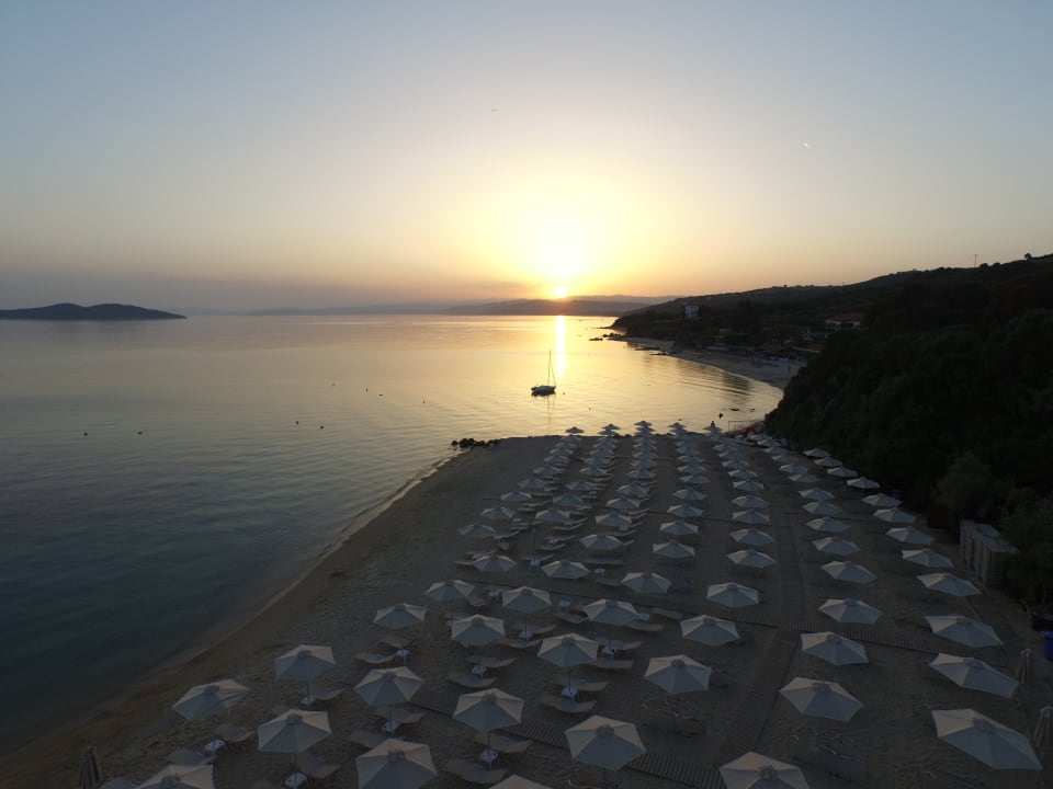Strand Aristoteles Holiday Resort & Spa
