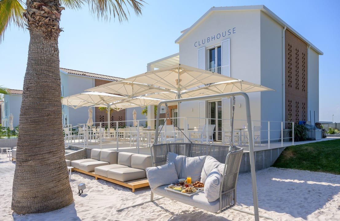 Außenansicht Pareus Beach Resort