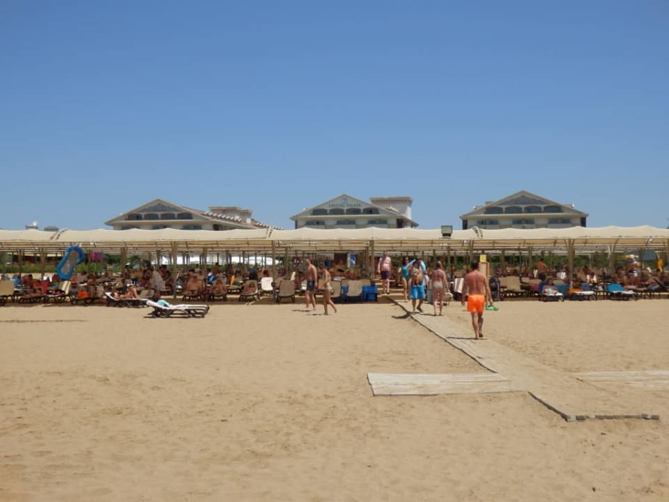 Traumhaft breiter Sandstrand Diamond Excellence Resort & Spa