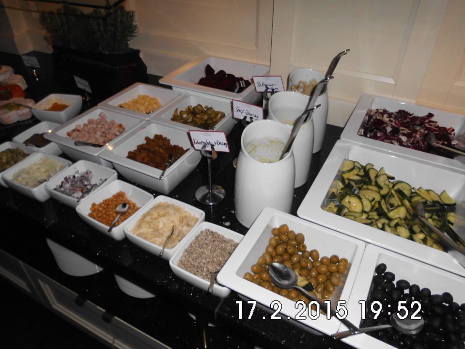 Ein Teil des Vorspeisenbuffets am Abend Morada Strandhotel Ostseebad Kühlungsborn