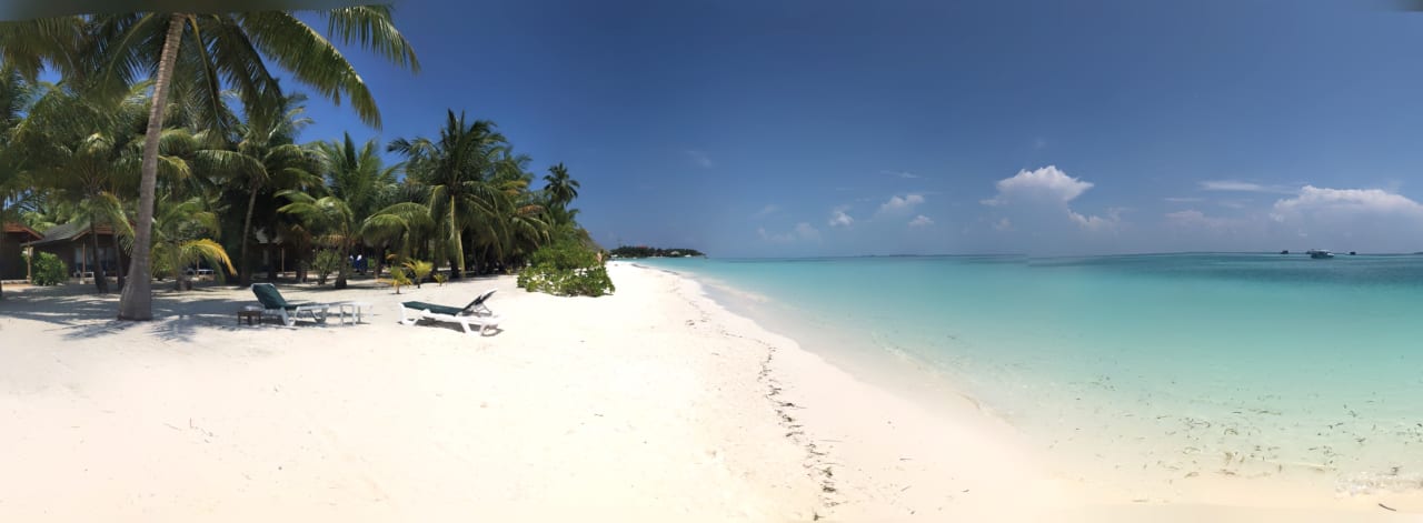 Strand an Jacuzzi Beach Villa 111 Meeru Maldives Resort Island