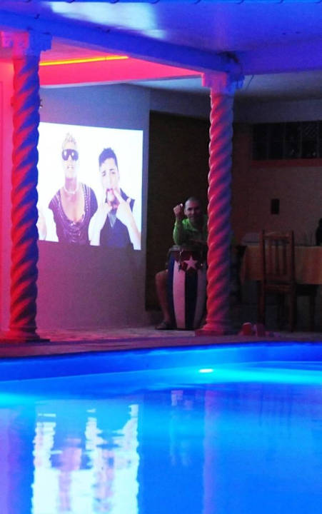 HD-Heimkino am Pool Ferienhaus Villa MariEnzo