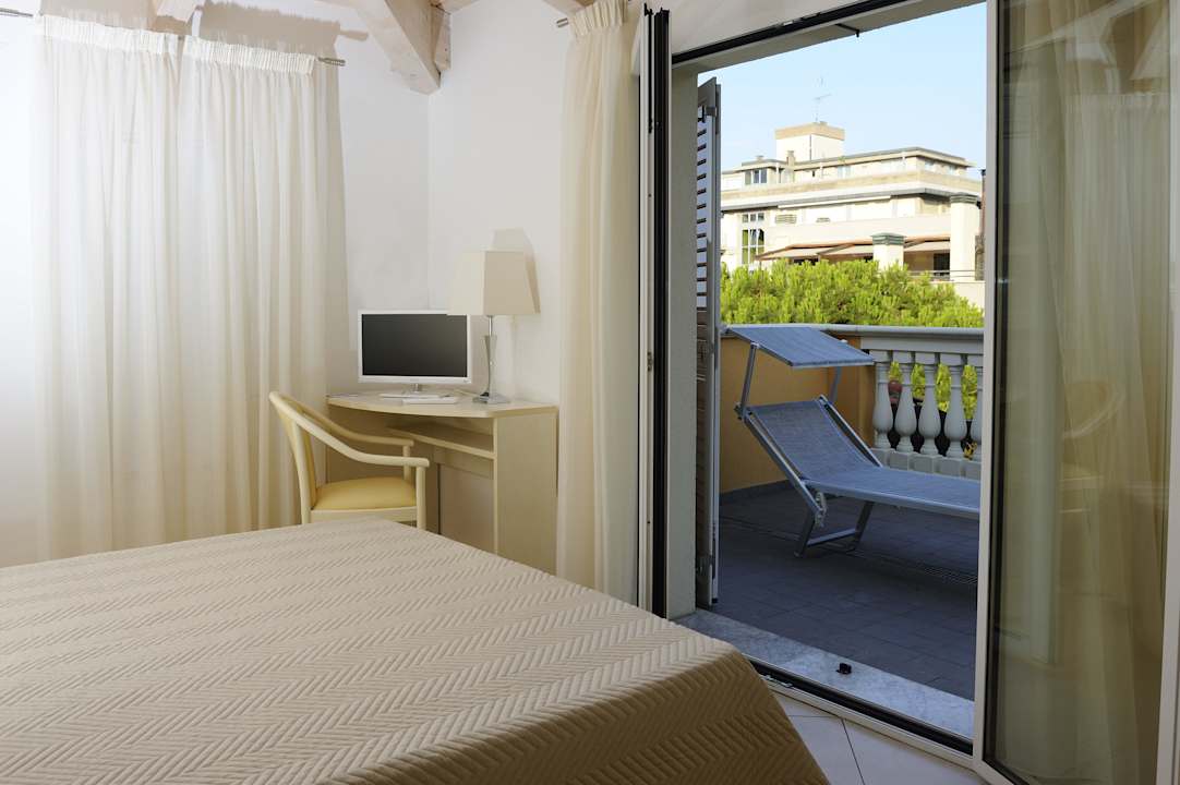 Residence Smeraldo Riccione vacanza holiday urlaub Holiday Home Residence Suite Smeraldo