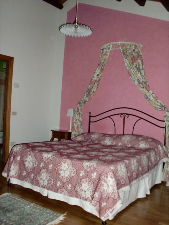 Camera rosa Hotel Agrimargherita