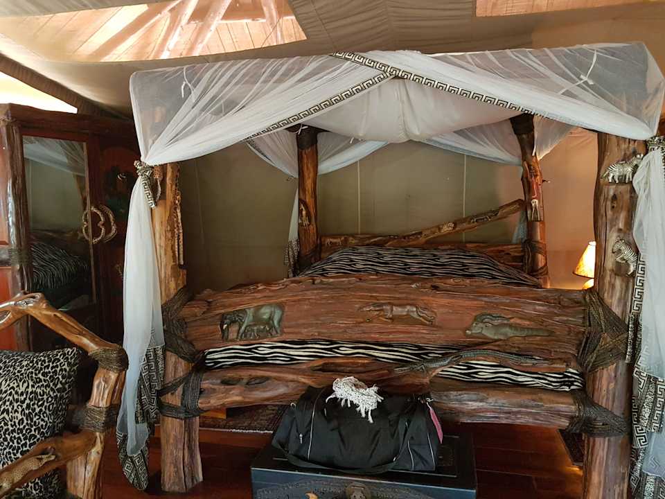 Bett Royal Mara Safari Lodge