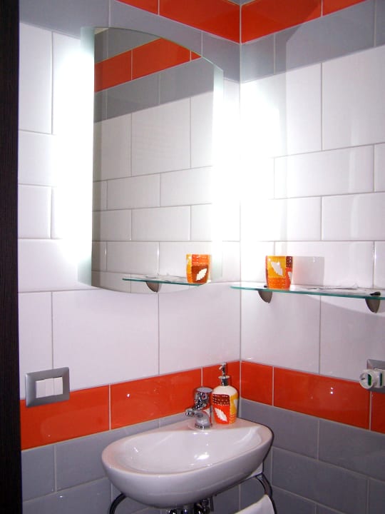 Bagno camera arancione B&B Eco