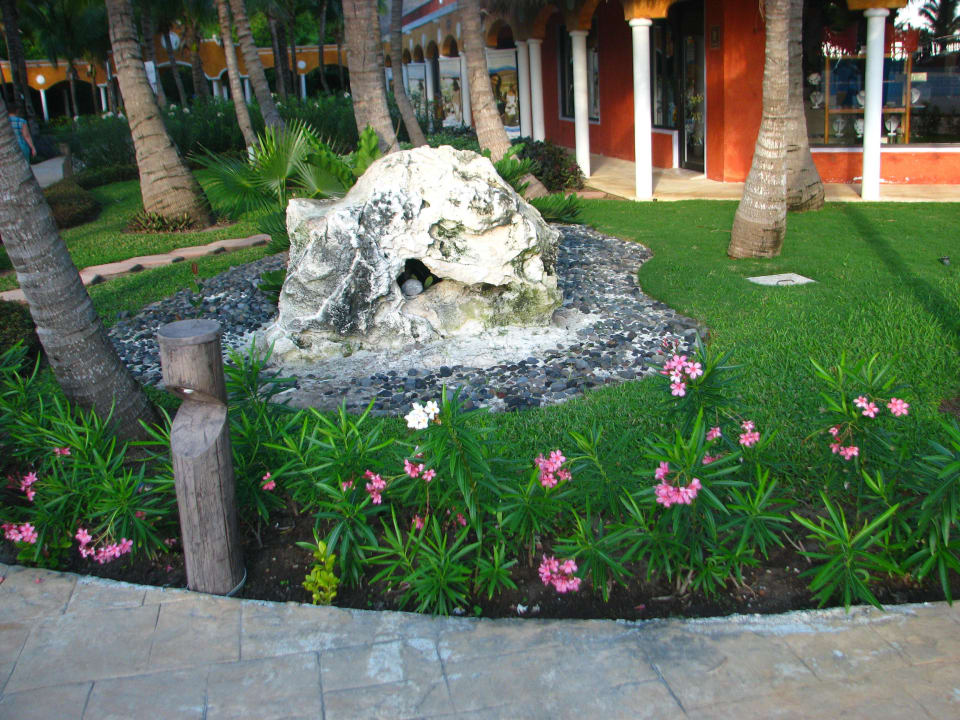 Shoppingareal Catalonia Playa Maroma