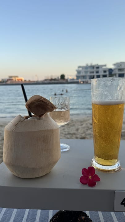 Strand Conrad Abu Dhabi Etihad Towers