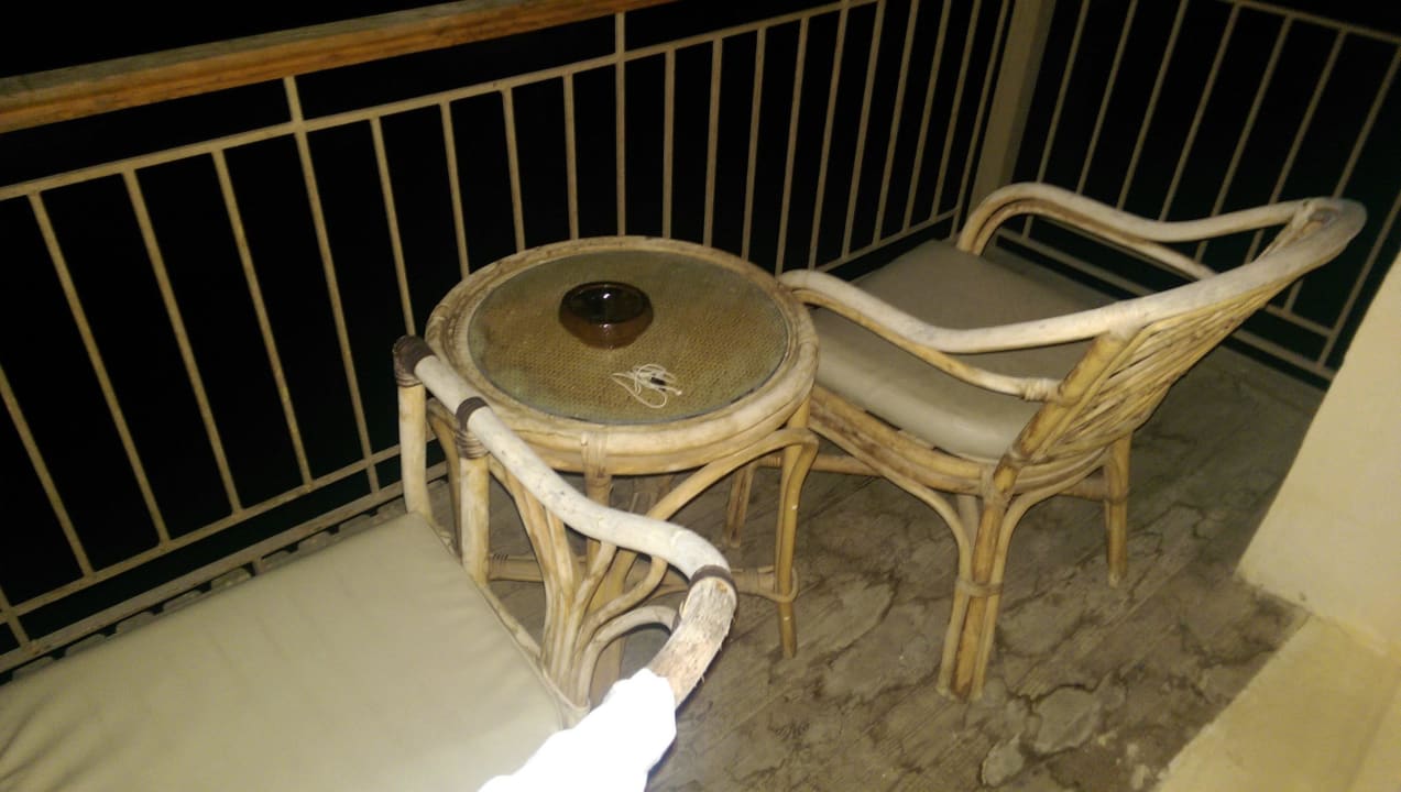 Potrzebny remont Desert Rose