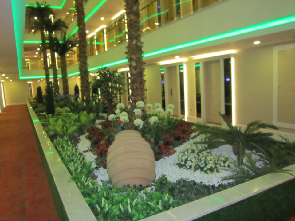 Künstliche Pflanzen Azura Deluxe Resort & Spa Hotel