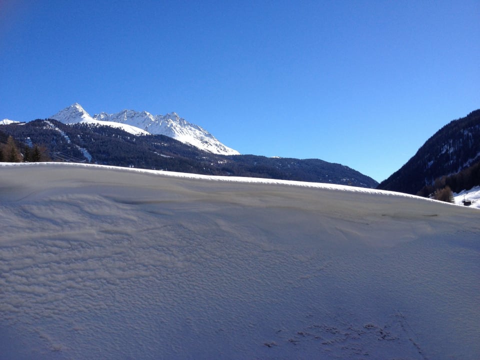 Viel Schnee - Blick vom Balkon nach Süden Hotel Neue Burg