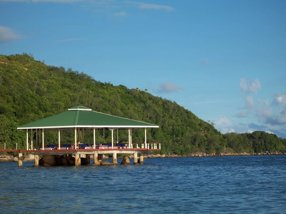 Blick vom Hotelstrand The Coco de Mer Hotel & Black Parrot Suites