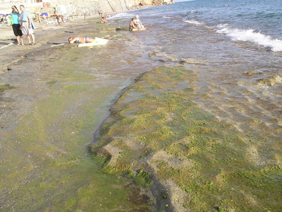 Rutschgefahr trotz Badeschuhe Club Hotel Mirabell