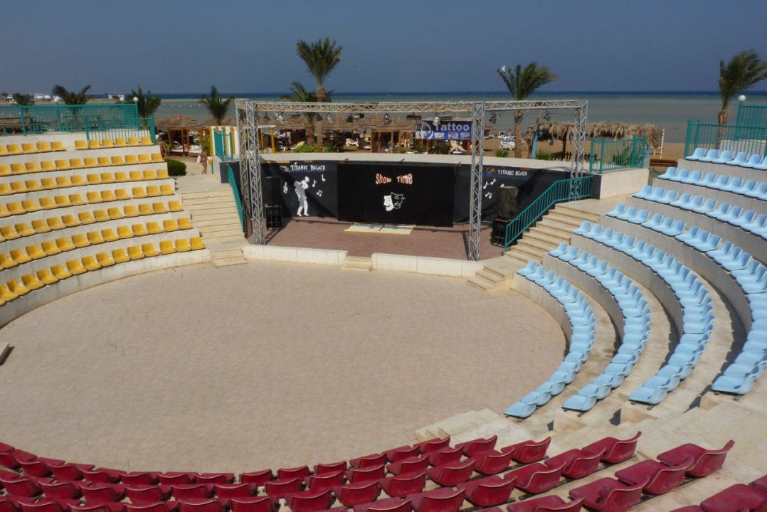 Theater Titanic Beach Spa & Aqua Park