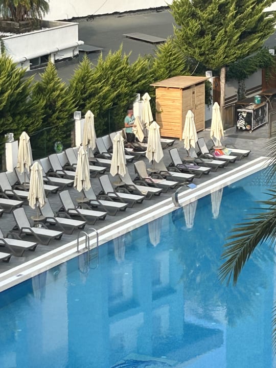 Pool Side Story Resort & Spa